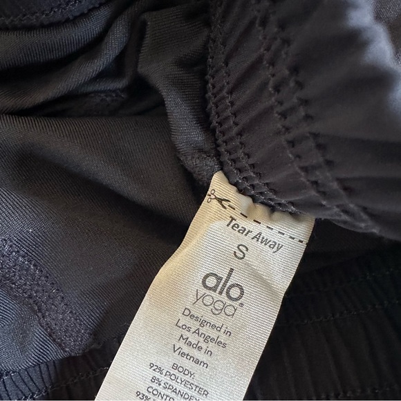 Alo Yoga Advanced 2-In-1 Shorts - Picture 2 of 2